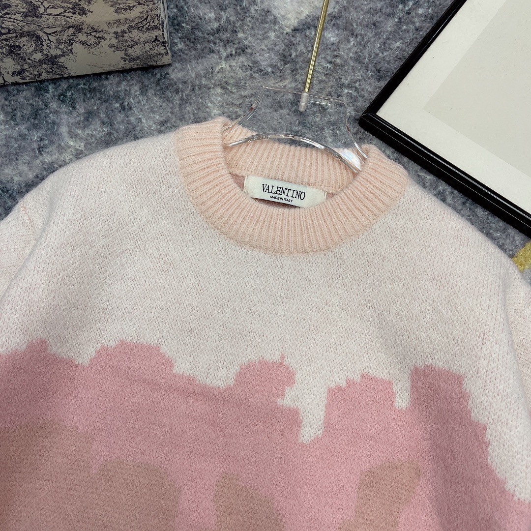 Valentino Child’s High-End Custom Knitted Sweater Collection: Classic, High-Quality, Cozy, Modern. - 图片 3