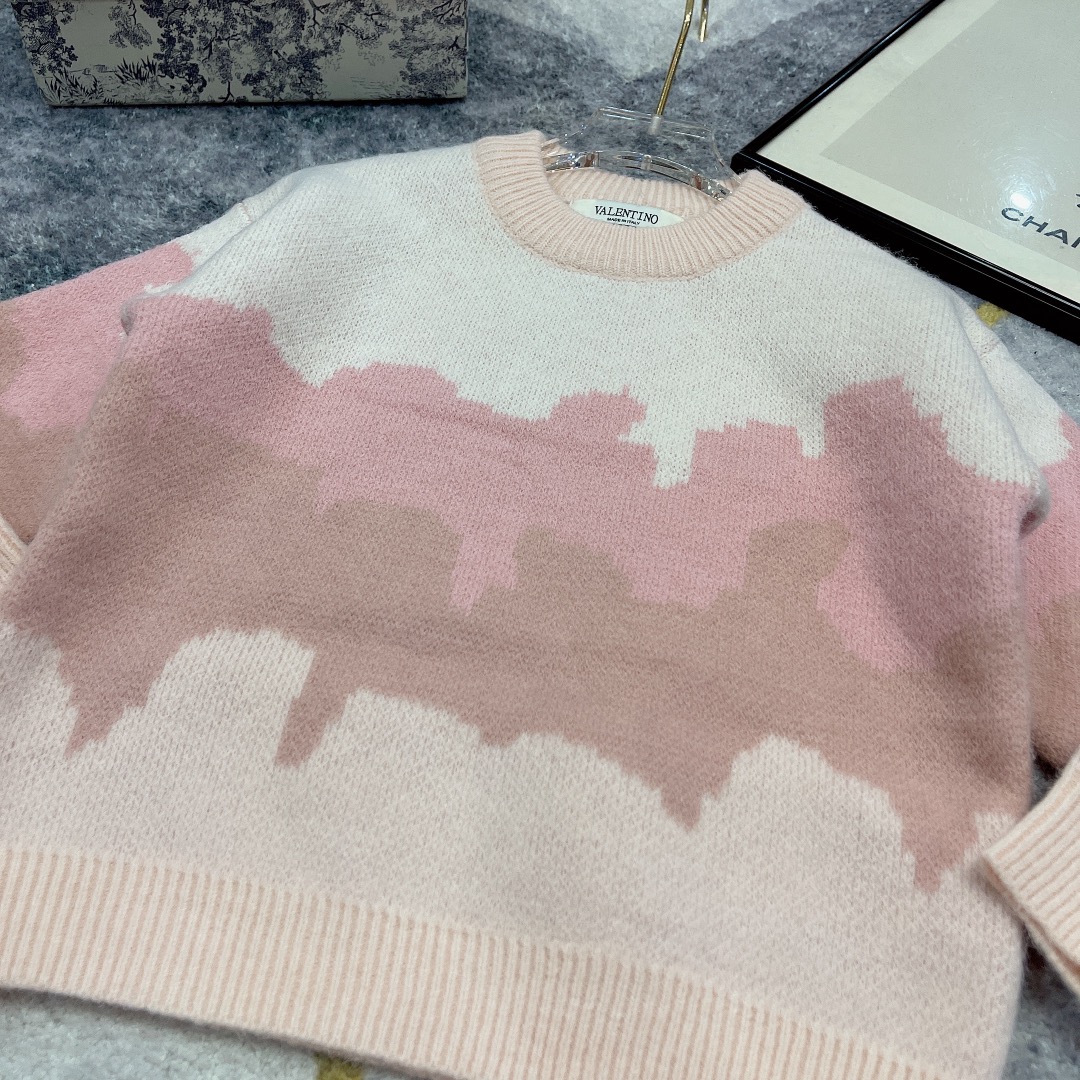 Valentino Child’s High-End Custom Knitted Sweater Collection: Classic, High-Quality, Cozy, Modern. - 图片 6