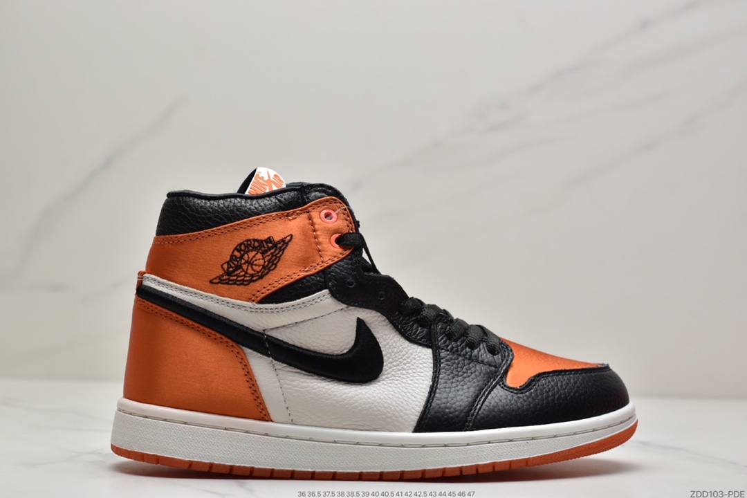 230 NIKE Air Jordan 1 Retro High FJAJ1 乔1 黑白熊猫555088-032-莆田鞋,莆田鞋货源,高仿鞋,高仿鞋货源,安福档口,莆田高仿鞋,莆田鞋批发,高仿鞋批发,莆田高仿运动鞋,高仿运动鞋,莆田运动鞋 230 NIKE Air Jordan 1 Retro High FJAJ1 乔1 黑白熊猫555088-032