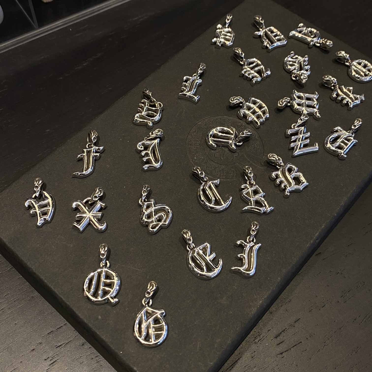 Chrome Hearts 新品上架𝐂𝐡𝐫𝐨𝐦𝐞 𝐡𝐞𝐚𝐫𝐭𝐬克罗心 26个字母项链