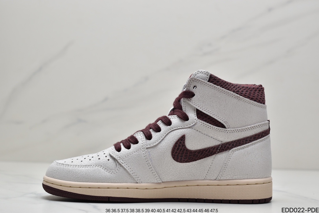 340 Maniére x Nike Air Jordan 1 Retro High OG ”White Sail/Maroon”AJ1代经典复古经典高帮百搭文化篮球鞋“帆白酒红蛇纹”DO7097-100-莆田鞋,莆田鞋货源,高仿鞋,高仿鞋货源,安福档口,莆田高仿鞋,莆田鞋批发,高仿鞋批发,莆田高仿运动鞋,高仿运动鞋,莆田运动鞋 340 Maniére x Nike Air Jordan 1 Retro High OG ”White Sail/Maroon”AJ1代经典复古经典高帮百搭文化篮球鞋“帆白酒红蛇纹”DO7097-100