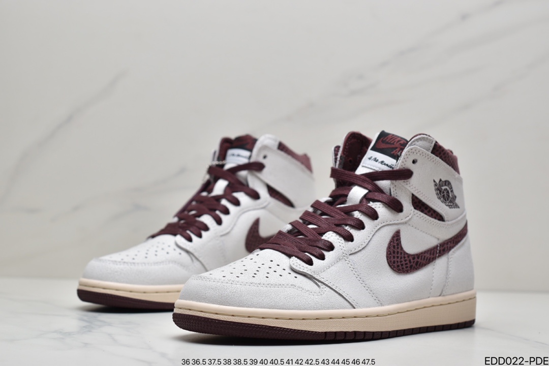 340 Maniére x Nike Air Jordan 1 Retro High OG ”White Sail/Maroon”AJ1代经典复古经典高帮百搭文化篮球鞋“帆白酒红蛇纹”DO7097-100-莆田鞋,莆田鞋货源,高仿鞋,高仿鞋货源,安福档口,莆田高仿鞋,莆田鞋批发,高仿鞋批发,莆田高仿运动鞋,高仿运动鞋,莆田运动鞋 340 Maniére x Nike Air Jordan 1 Retro High OG ”White Sail/Maroon”AJ1代经典复古经典高帮百搭文化篮球鞋“帆白酒红蛇纹”DO7097-100