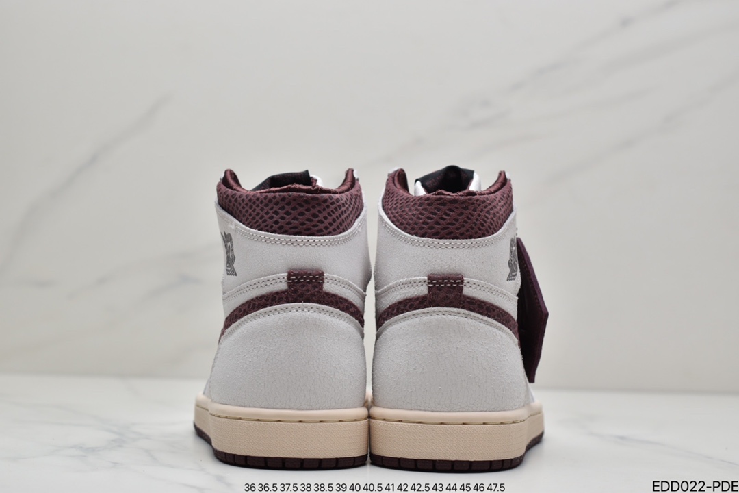 340 Maniére x Nike Air Jordan 1 Retro High OG ”White Sail/Maroon”AJ1代经典复古经典高帮百搭文化篮球鞋“帆白酒红蛇纹”DO7097-100-莆田鞋,莆田鞋货源,高仿鞋,高仿鞋货源,安福档口,莆田高仿鞋,莆田鞋批发,高仿鞋批发,莆田高仿运动鞋,高仿运动鞋,莆田运动鞋 340 Maniére x Nike Air Jordan 1 Retro High OG ”White Sail/Maroon”AJ1代经典复古经典高帮百搭文化篮球鞋“帆白酒红蛇纹”DO7097-100