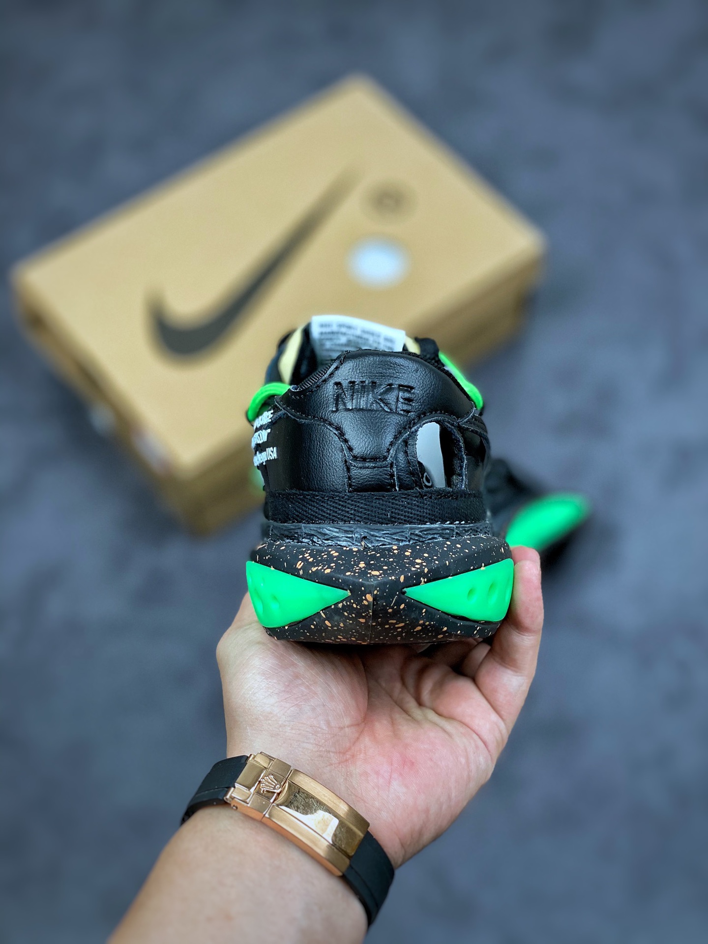 250  Off-White x Nike Blazer Low 黑色皮革鞋身搭配黑色皮Swoosh DH7863-001