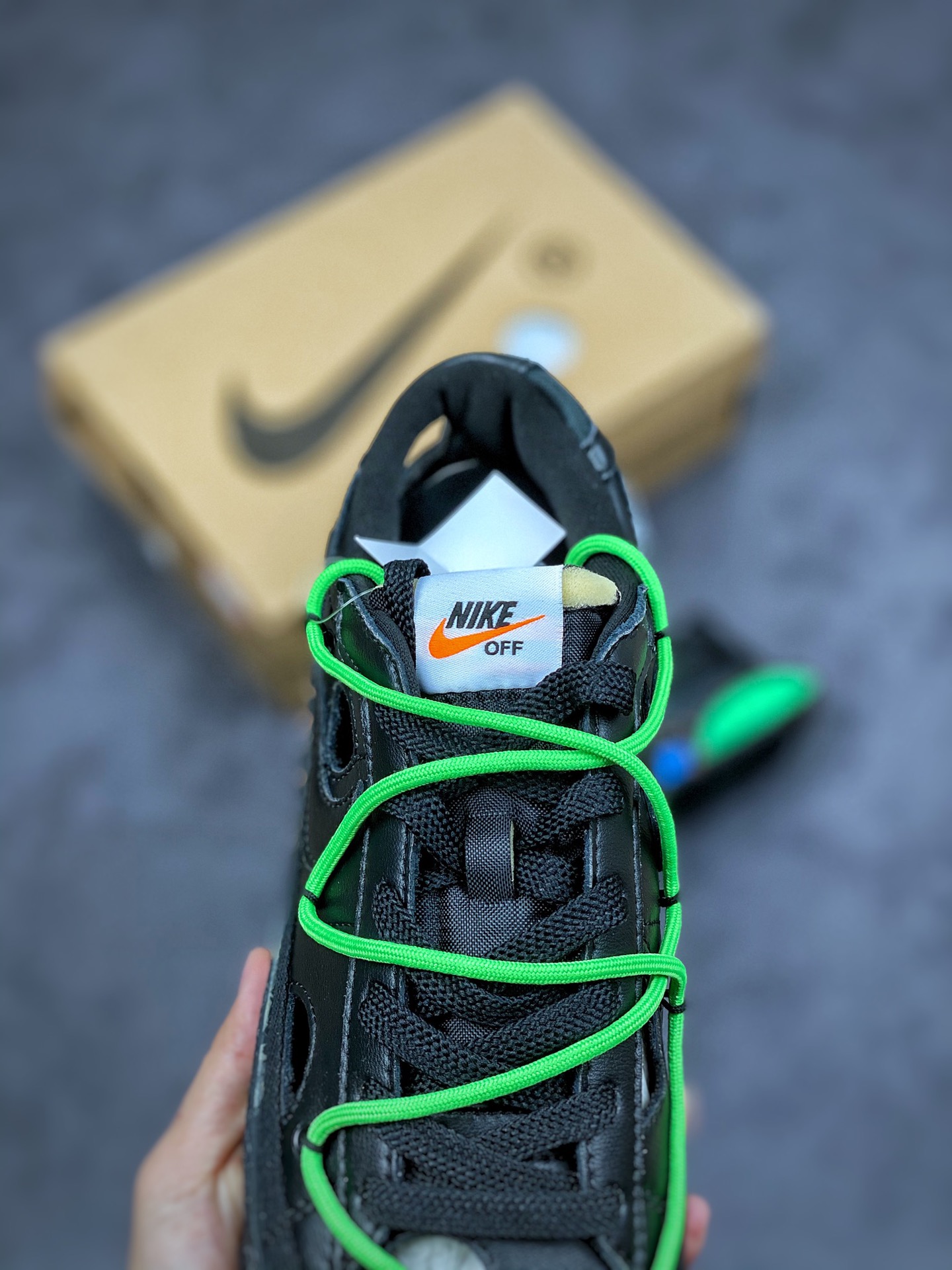 250  Off-White x Nike Blazer Low 黑色皮革鞋身搭配黑色皮Swoosh DH7863-001