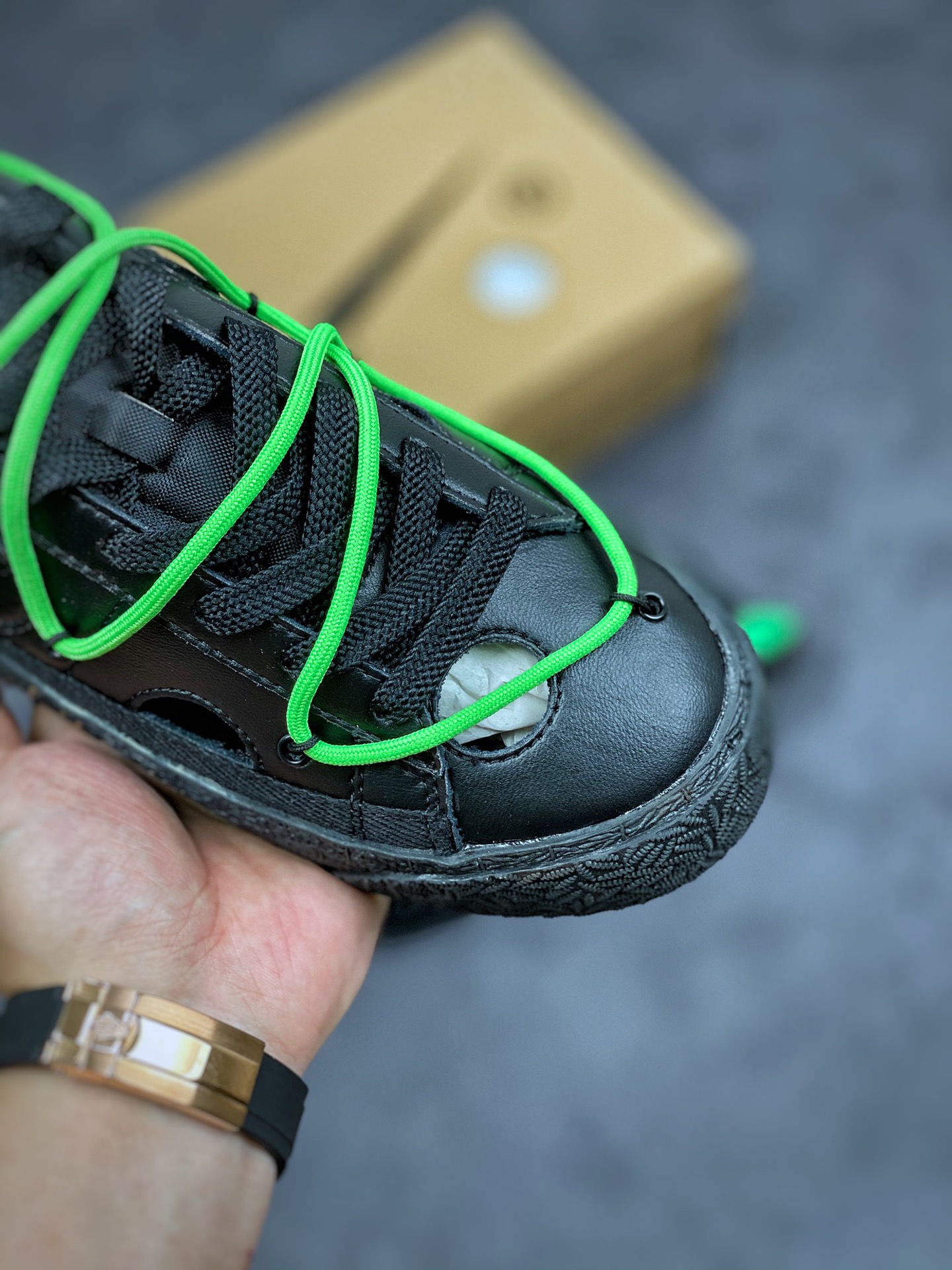250  Off-White x Nike Blazer Low 黑色皮革鞋身搭配黑色皮Swoosh DH7863-001