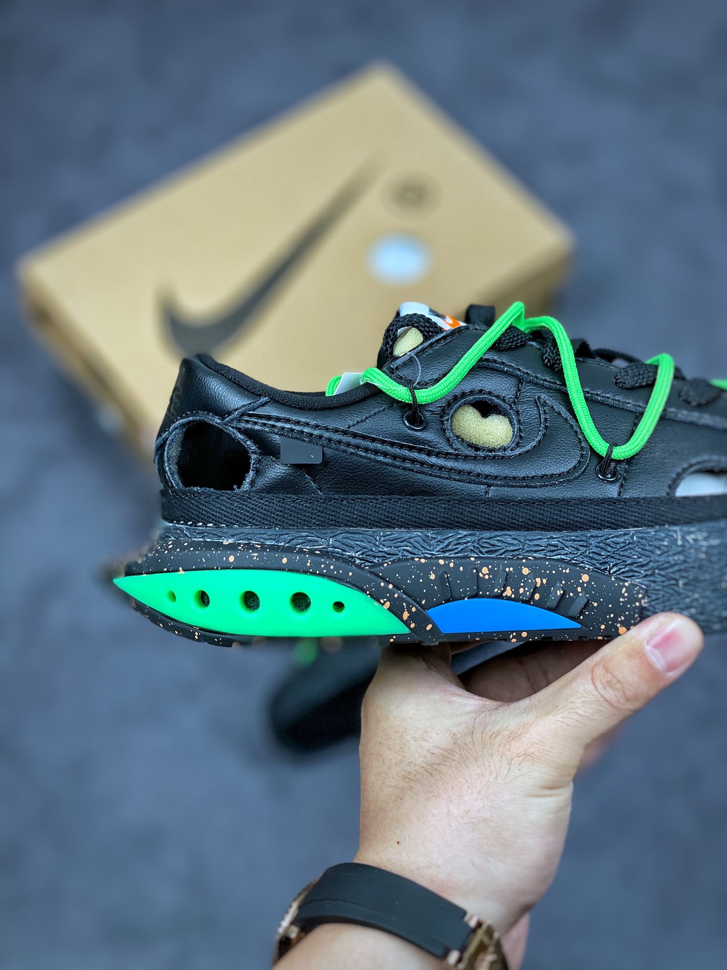 250  Off-White x Nike Blazer Low 黑色皮革鞋身搭配黑色皮Swoosh DH7863-001