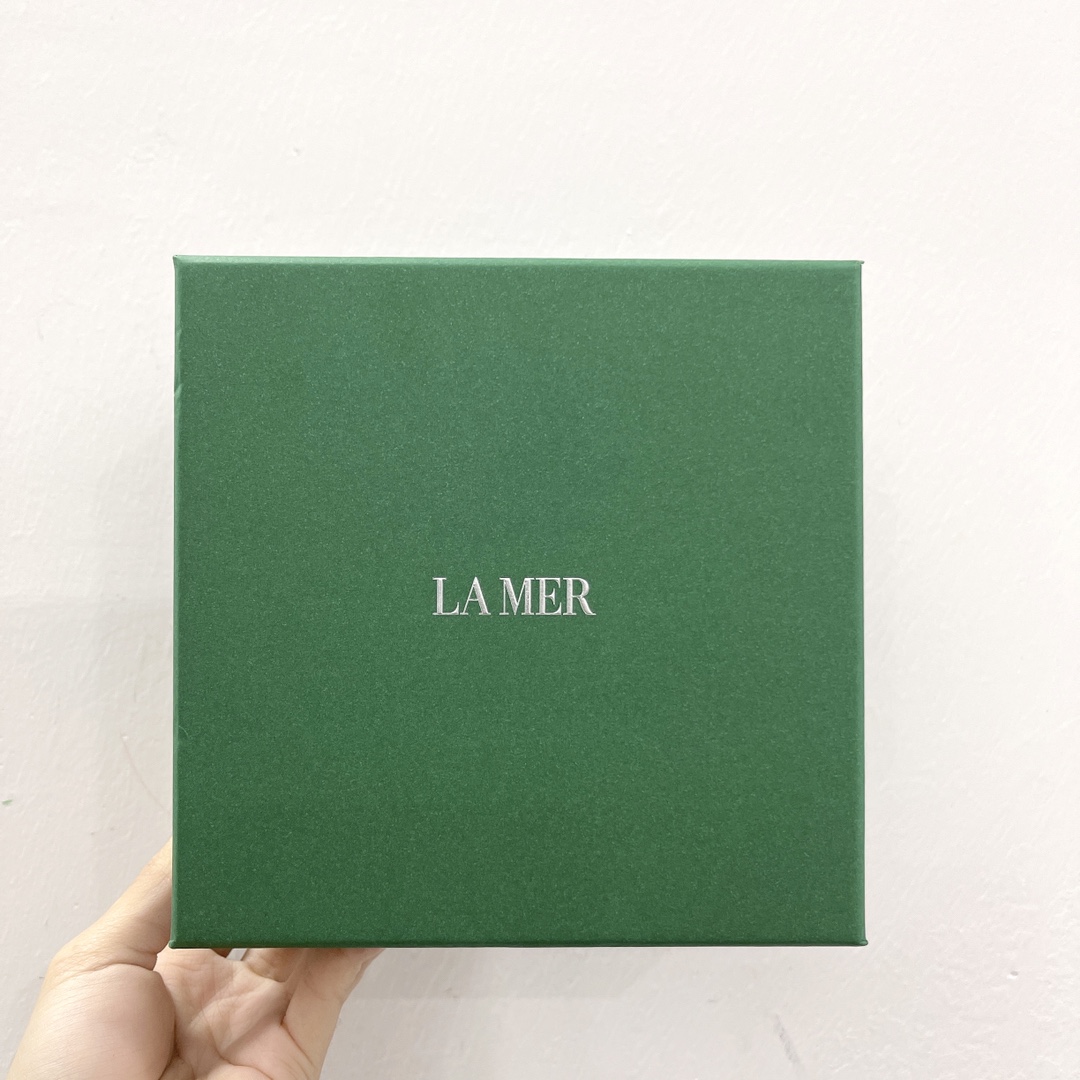 La Mer The Hand Treatment - Intense Hydration, Repair, and Lasting Softness