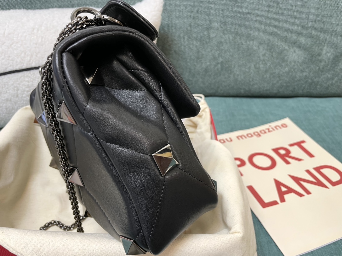 Valentino华伦天奴Garavani Roman Stud 纳帕羊皮革链条包0188