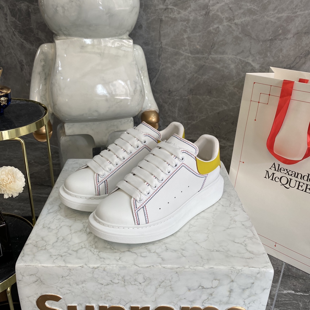 NO:695222,Alexander McQUEEN's new model @authentic explosion-proof 11 top-quality McQueen original leather, white imported silk leather, original white shoe box, cloth bag handbag, complete package, and an extra pair of shoelaces!  The back-packing process uses imported shaping machine hot melt glue to shape!  Perfect authentic replica!  - McQueen's classic star hit and versatile model that keeps returning. 1. High-quality fabric imported from Italy. Resistant to water and does not change color. Silk cowhide color matching. 2. Lining imported A-grade water-dyed sheepskin (the price is the same as cowhide and more comfortable than cowhide). Cowhide foot pads!  Feet with super clear high temperature air pressure logo 3 outsole original private mold rubber TU full matte outsole, men's and women's models have different mold last shapes 4 eyelets all-steel eyelet gaskets are also all steel and will not deform or fade K market iron-made eyelets Thick sole design About 4.5cm Size female 34-41 male 38-46 (female 34 41 male 38 45 46  Non-returnable), casual shoes/sports shoes, alexander mcqueen, sneakers, cowhide, sheepskin19860909Alexander McQUEEN新款@正品爆拆 11顶级麦昆原版皮料白色进口丝绸皮 原版白色鞋盒 布袋手提袋 全套包装、多送一副鞋带！后包工艺采用进口定型机热熔胶定型！完美正品复刻！- 麦昆 经典明星爆款百搭款回头率 1面料意大利进口高质感.抗水擦不变色质.丝绸牛皮配色 2内里进口A级水染羊皮（价格和牛皮里同等 比牛皮上脚还舒适） 垫脚牛皮垫脚！垫脚超清晰高温空压logo 3大底原版私模橡胶TU全哑光大底,男款女款磨具楦型都不一样  4鸡眼全钢鸡眼垫片也是全钢 不变形不掉色 k市场 铁制造鸡眼 厚底设计 约4.5cm Size女34-41 男38-46（女34 41 男38 45 46 不退换）,休闲鞋/运动鞋,alexander mcqueen,sneakers,cowhide,sheepskin,Women's Shoes