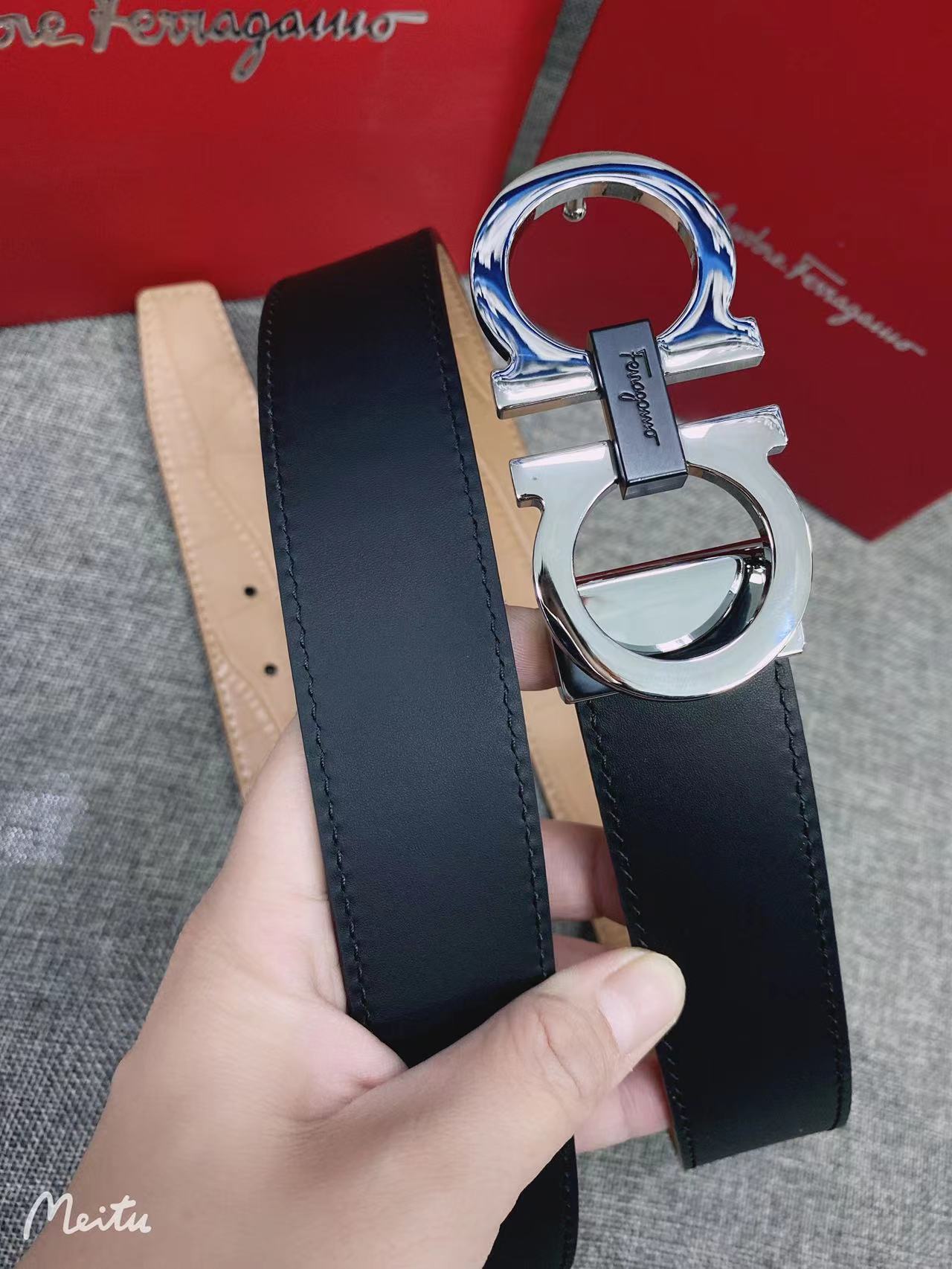 F家专柜新款搭配Gancini扣饰开