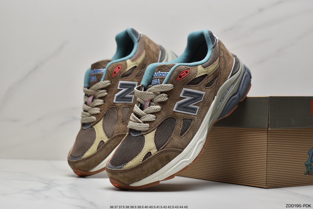 230 New Balance M990V4 W990BK4