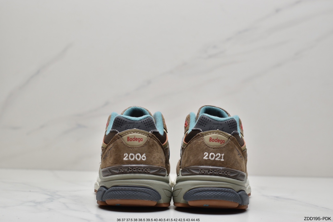 230 New Balance M990V4 W990BK4