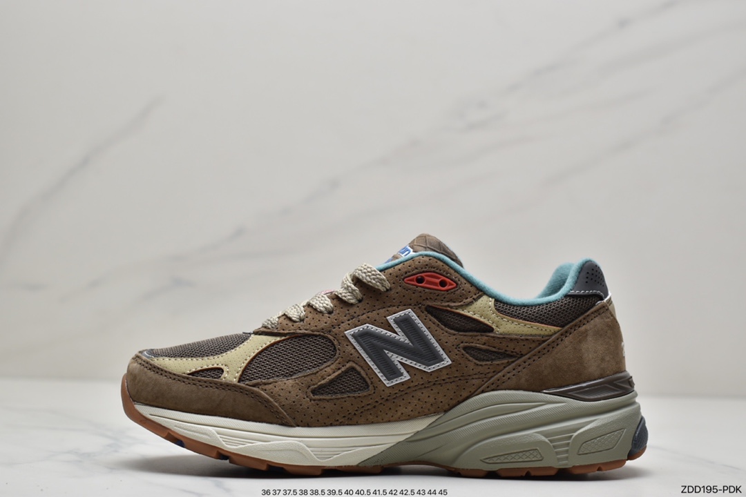 230 New Balance M990V4 W990BK4