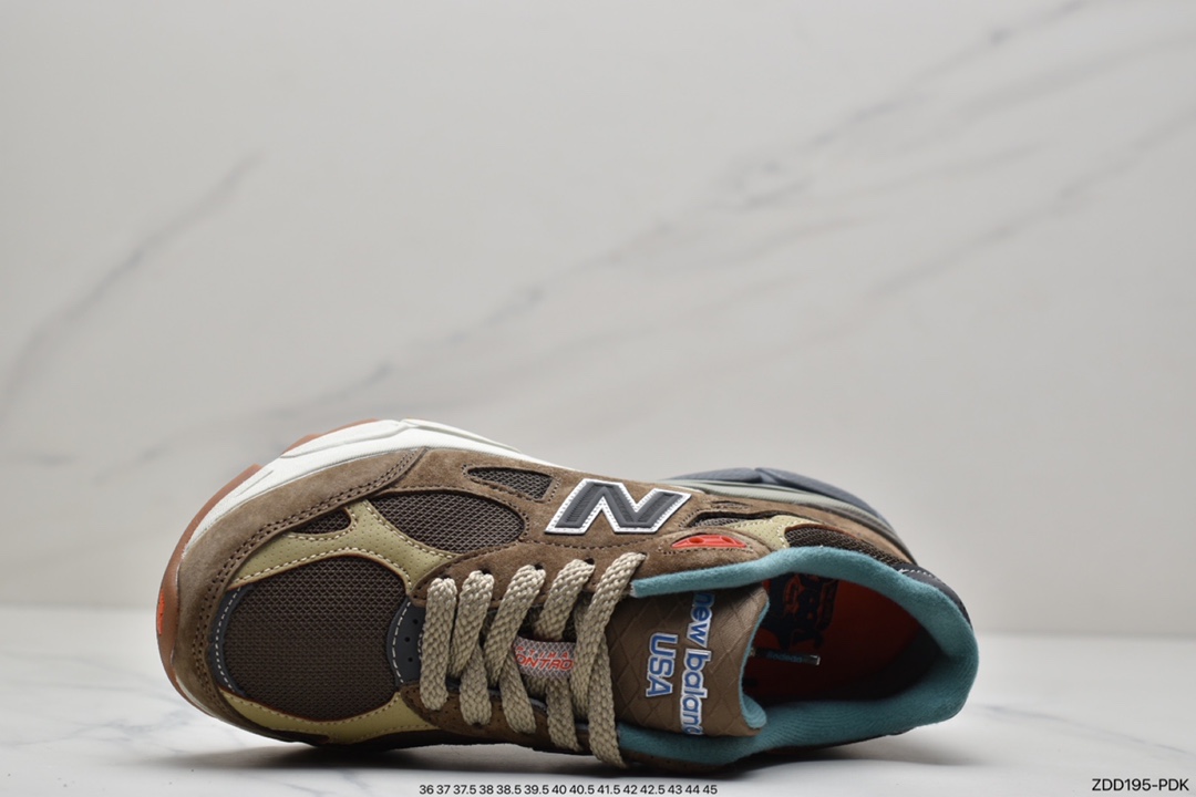 230 New Balance M990V4 W990BK4