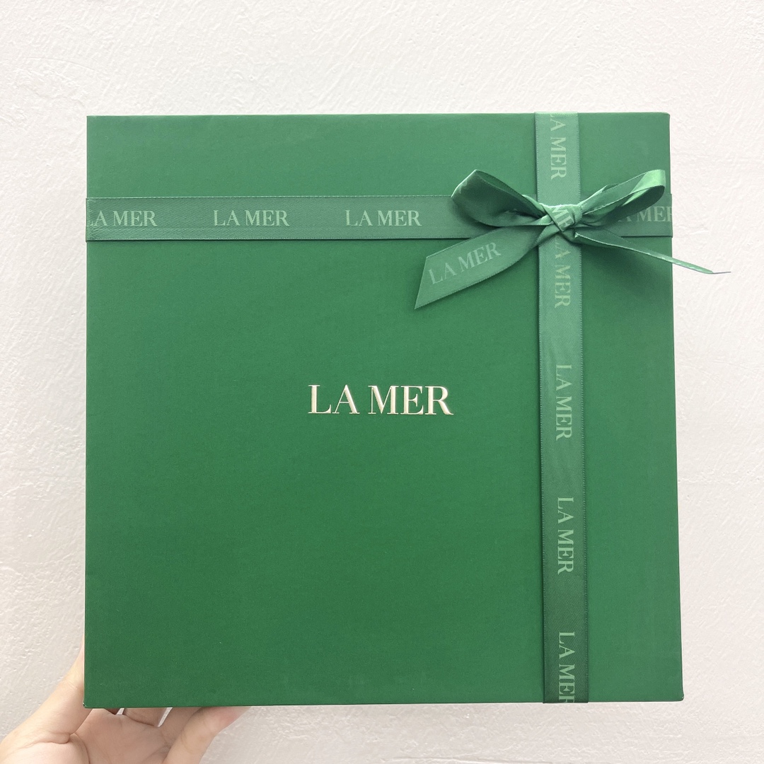 La Mer Skincare Set - Hydration & Rejuvenation - Essence, Emulsion, Eye Cream