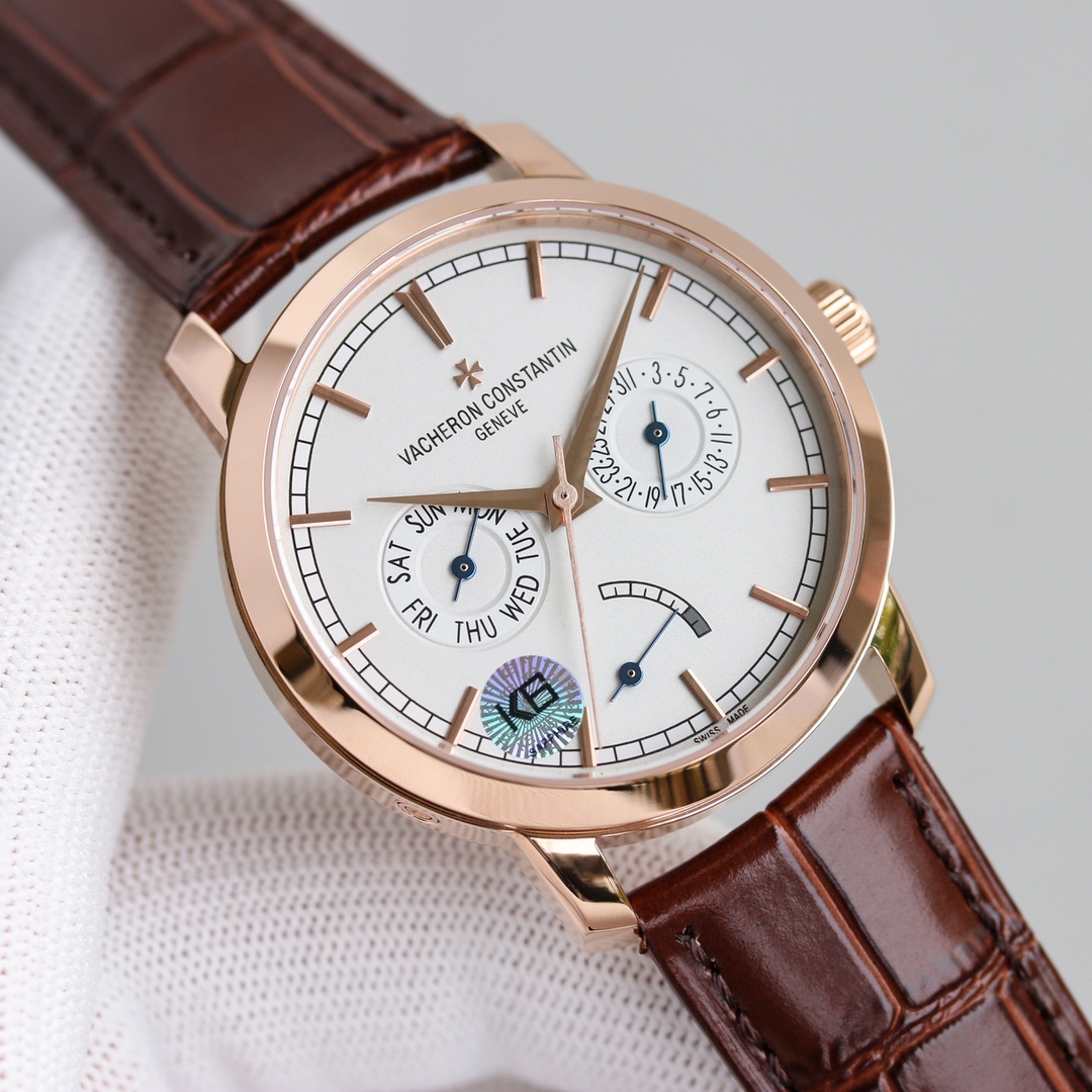 NO:726468,The new Vacheron Constantin Heritage series is on the market. The movement is a multi-functional watch. The functions are briefly introduced (3-digit calendar, 6-digit kinetic energy display, 9-digit day of the week). The size is 39.5mm. It is equipped with a modified SC fully automatic mechanical movement and a plywood engraved steel seal!  Taiwan factory creates multi-functional trend era!  The bottom cover code is one table and one code is not repeated!  Look for Taiwan to restore the authentic automatic rotor with rose gold pineapple pattern!  Please pay attention to the details when purchasing and look for the exclusive quality, Vacheron19860909江诗丹顿传袭系列新品上市 机芯为多功能腕表功能为大家简单介绍(3位日历,6位动能显示,9位星期)尺寸39.5mm,搭配改装SC全自动机械机芯,夹板刻字钢印！台湾工厂打造多功能潮流时代！底盖编码一表1个码不重复！认准台湾还原正品自动陀玫瑰金菠萝纹！购买请认清细节请认准独家品质,,vacheron,Watch