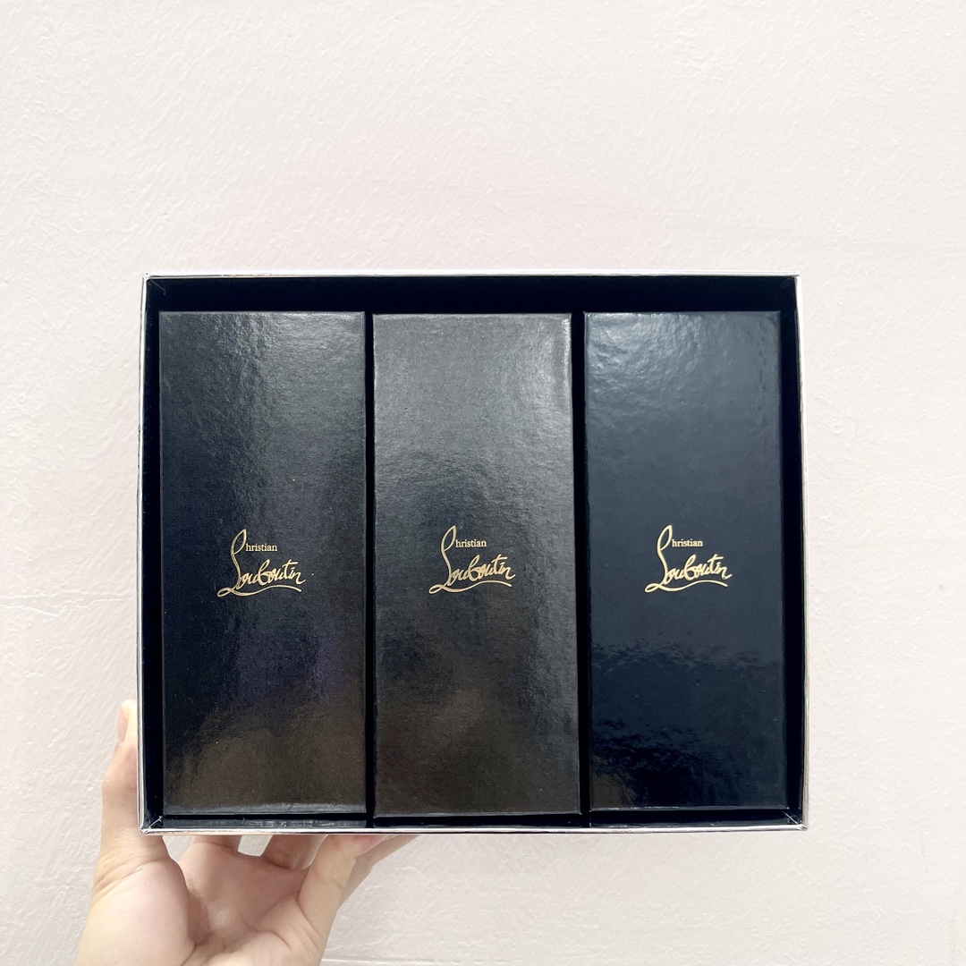 Christian Louboutin Gold Tube Lipstick Set - 505m, 502m, 215m - Perfect Gift 3 i1636019199 1453 2