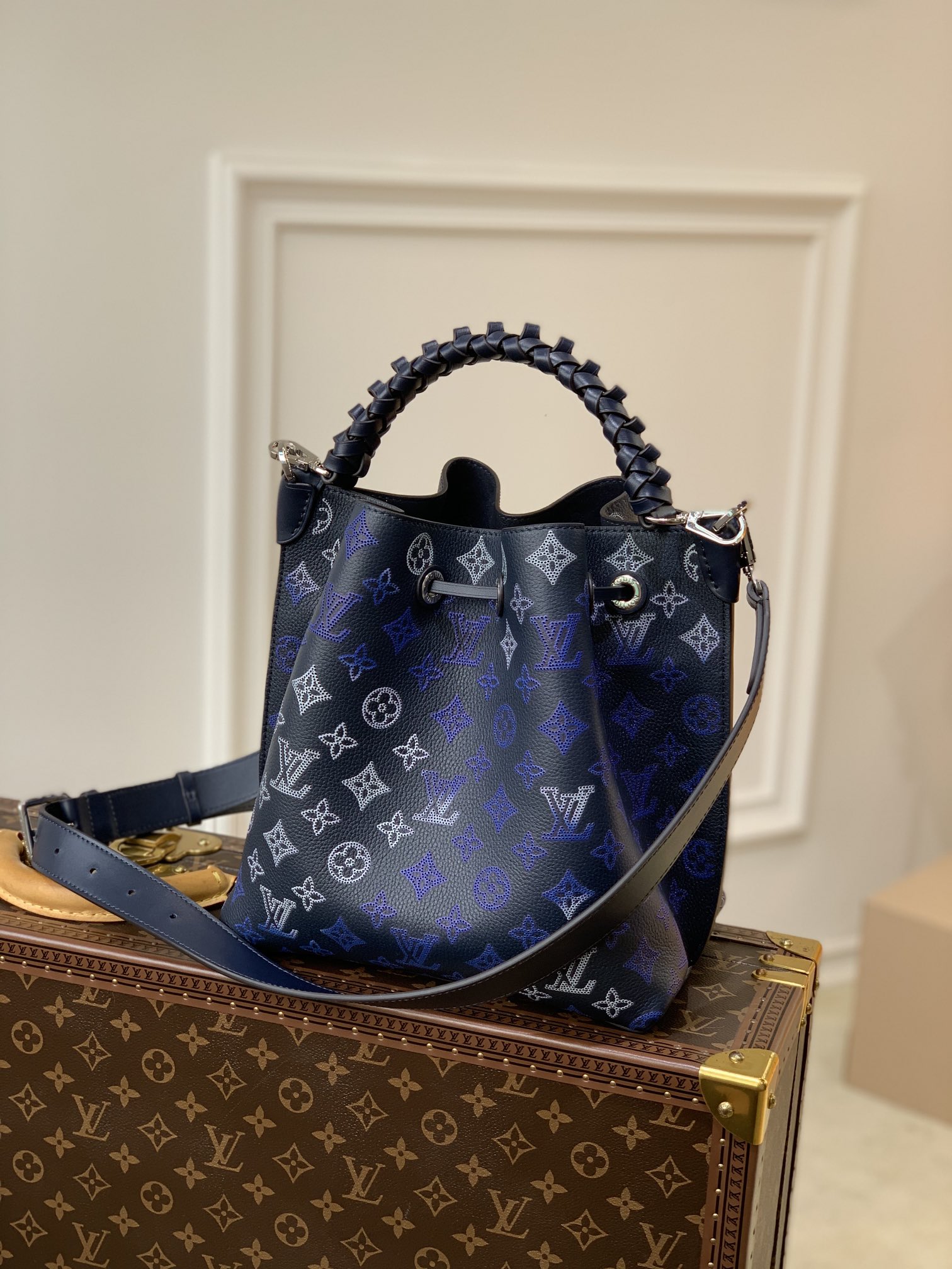Louis Vuitton Mulia Flight Mode Mahina Shoulder Bag M59554 White Navy Blue  A