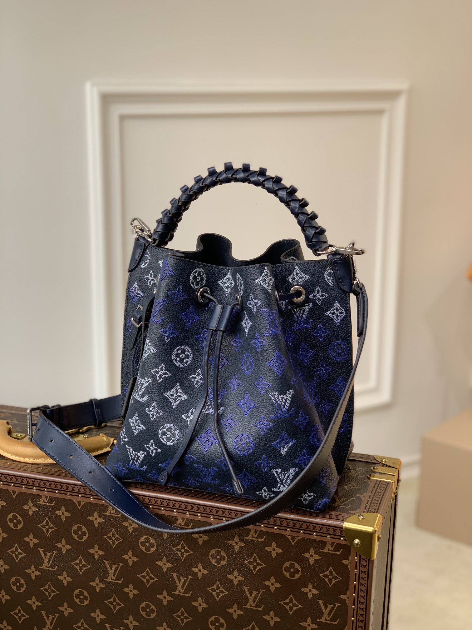 The highest quality fake
 Louis Vuitton LV Muria Handbags Tote Bags Blue Weave Cowhide M59554