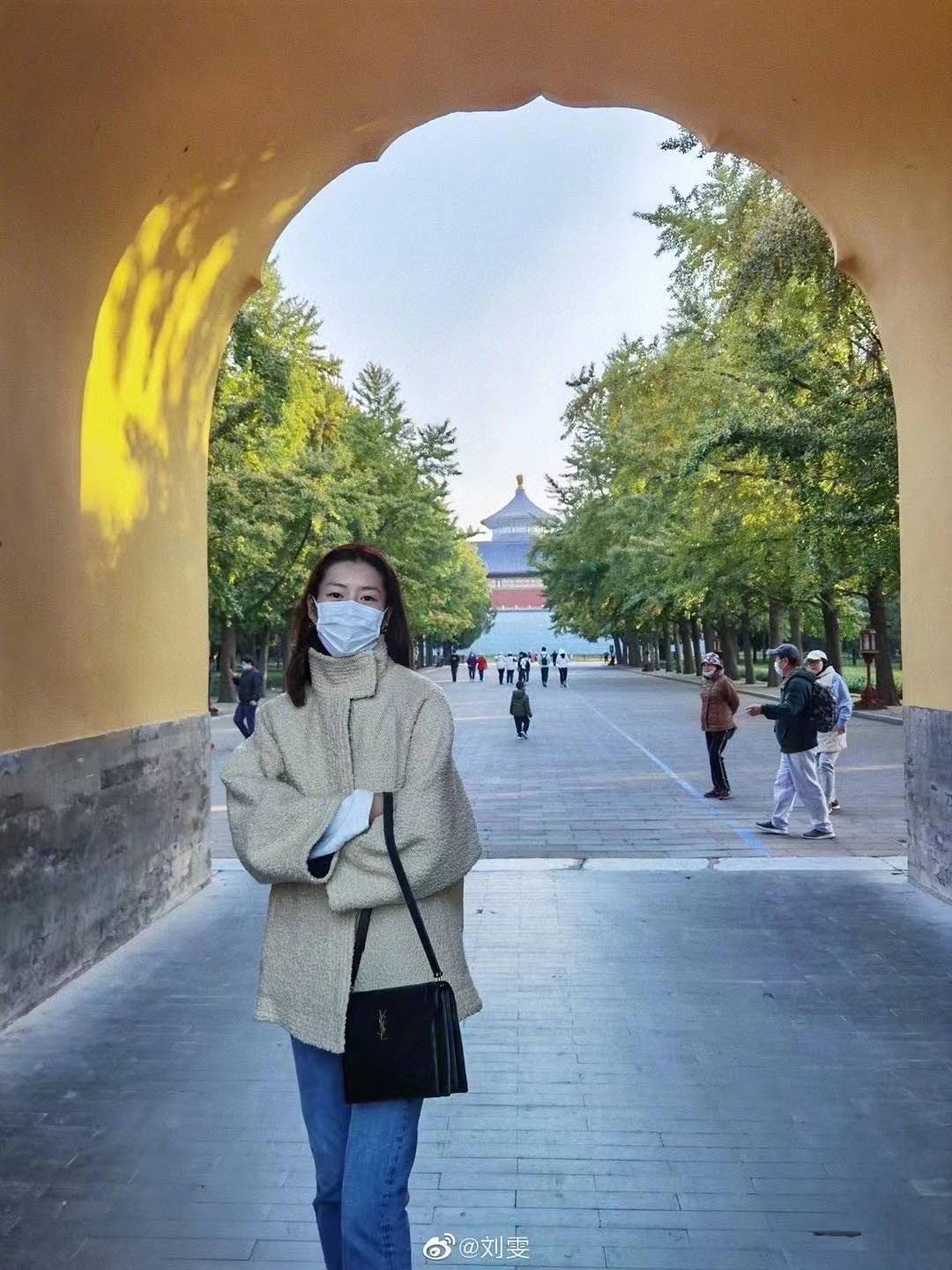 Saint laurent Ysl Gaby绗缝纹路信封斜挎包 668863黑色