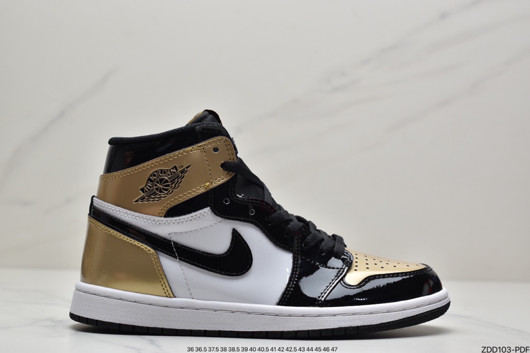 230 NIKE Air Jordan 1 Retro High FJAJ1 乔1 黑白熊猫555088-032