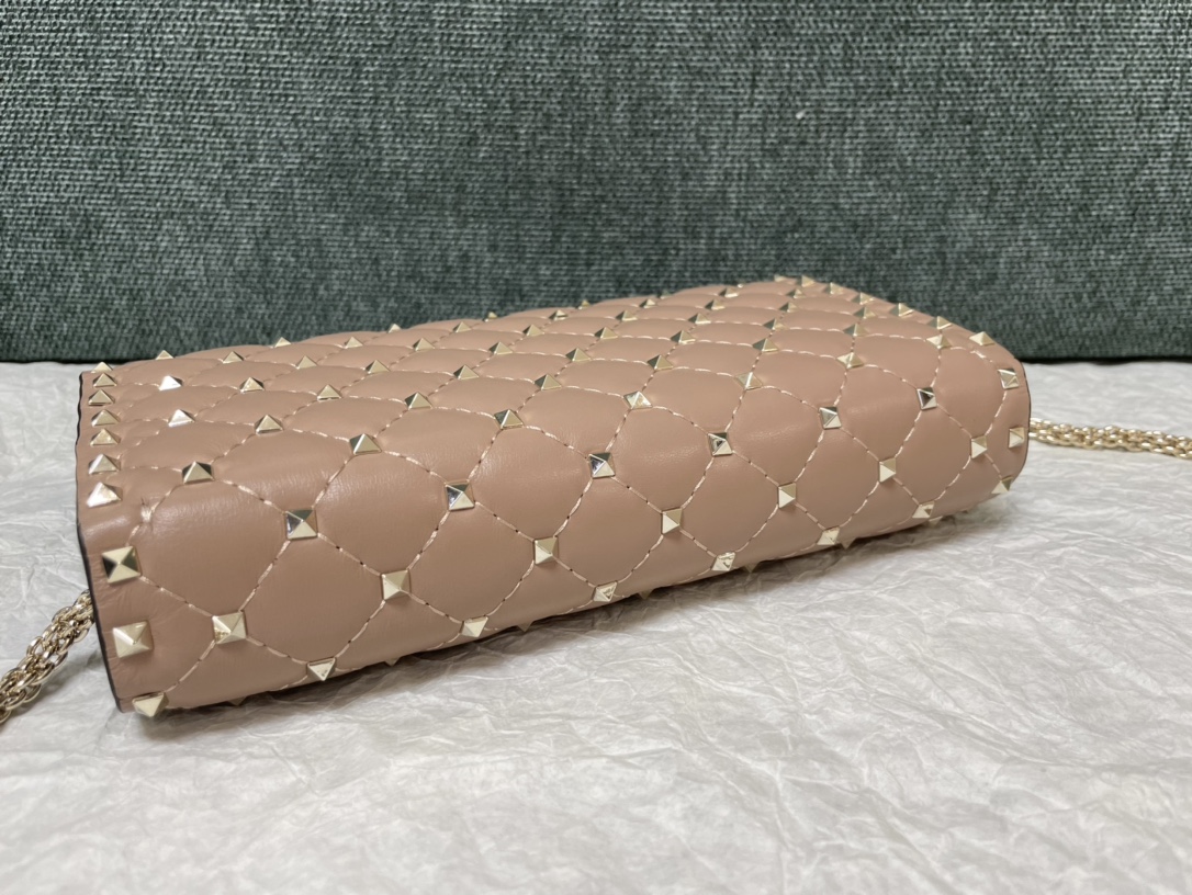 valentino华伦天奴铆钉羊皮单肩包手包0137