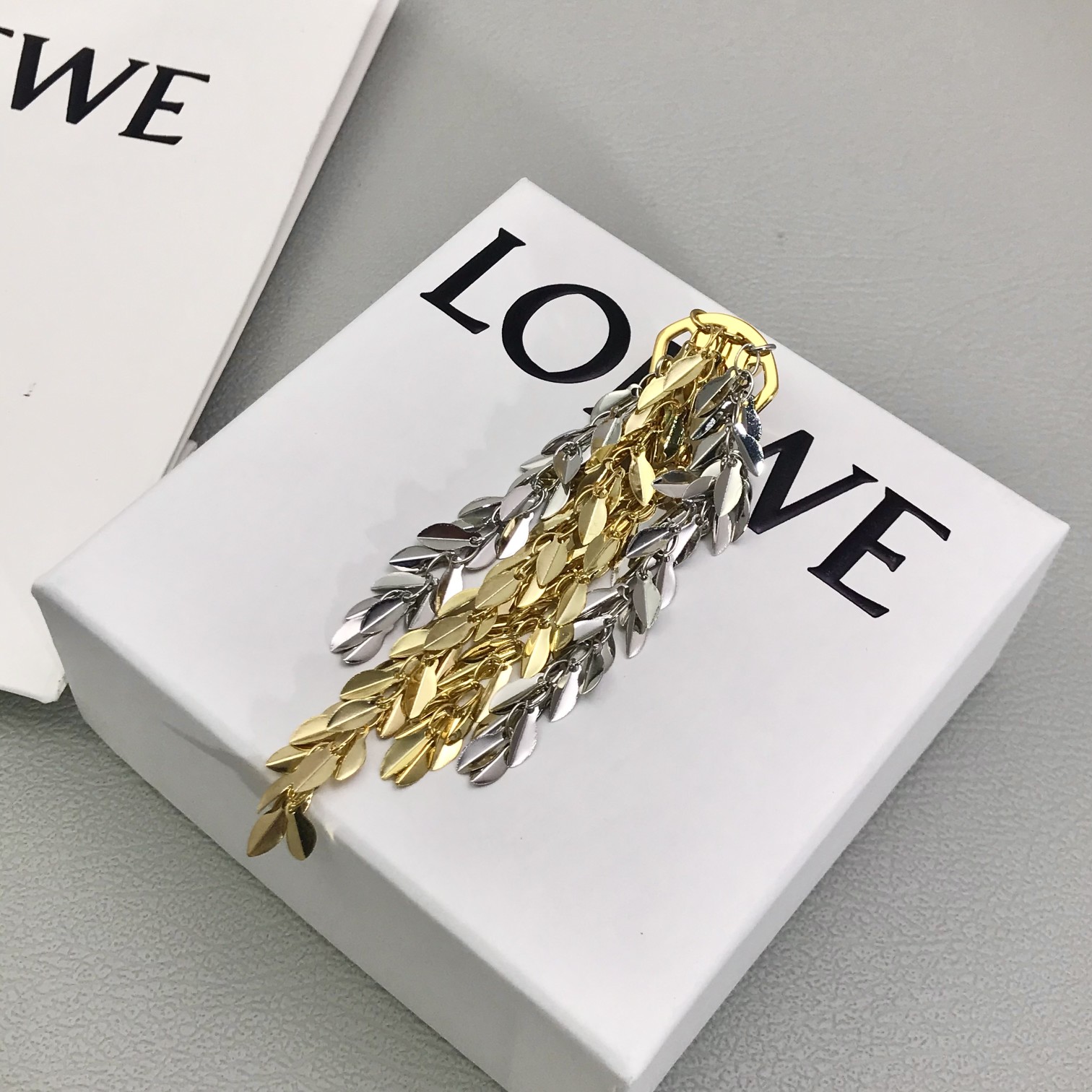p125【我们出品】Z 💰3800❗️现货秒发!
L麦穗耳环,单只,黄铜材质,这个装饰性特别强,上身特别摇曳特别仙👍🏻👍🏻非常的重工,上边5条麦穗全部纯手工制作,耳塞也是特别定制的独家耳塞款,非常的重工👍🏻👍🏻