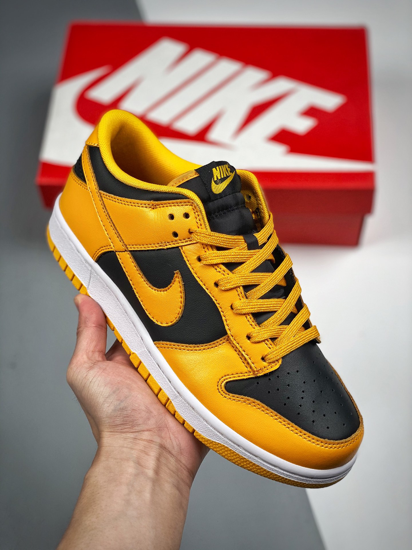 NK Dunk Low "Goldenrod" Negro y amarillo. Material de capa superior original, procesamiento de destilación con forma ex…