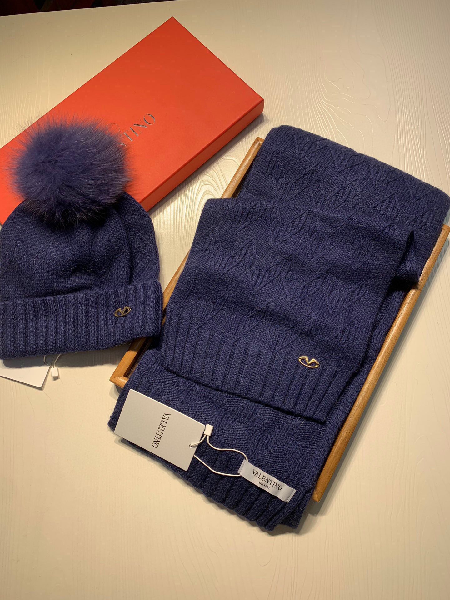 [Valentino Hats] Valentino [Wool suit hat with fox fur ball] Classic suit hat