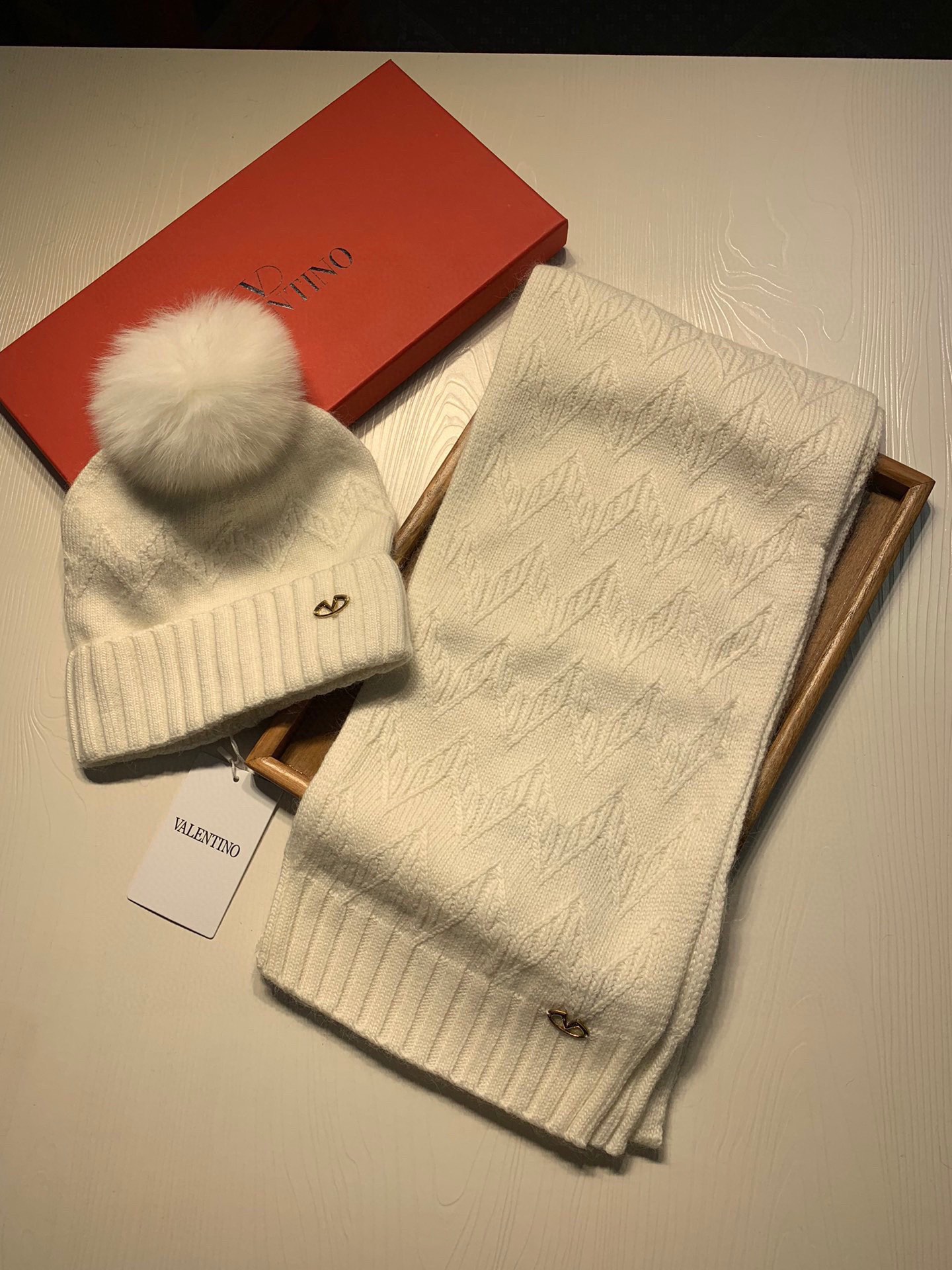 [Valentino Hats] Valentino [Wool suit hat with fox fur ball] Classic suit hat