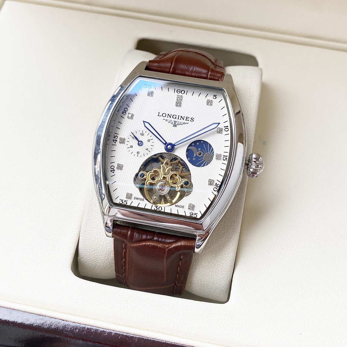 经典热卖浪琴  Longines  男士腕表 全自动机械机芯 矿物强化玻璃 316L精钢表壳 真皮表带 优雅风格 商务休闲 尺寸:直径40mm 厚度12mm