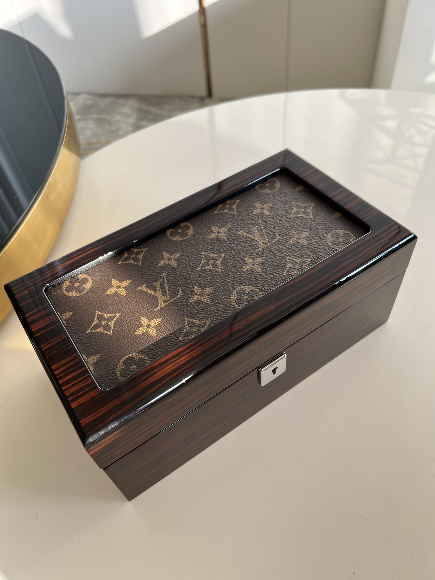 NO:397967,[Exclusive real shot, multi-function 3-grid storage box] solid wood multi-function watch box, customized version, exquisite craftsmanship, warm reminder, this model does not match packaging, no quality problems, no return and exchange, feedback price, LV [original leather], louis vuitton19860909【独家实拍 多功能3格收纳盒】实木多功能表盒 定制版版本 工艺精湛 温馨提示 此款不配包装 无质量问题不退换 回馈价,LV【原厂皮】,louis vuitton,Bag
