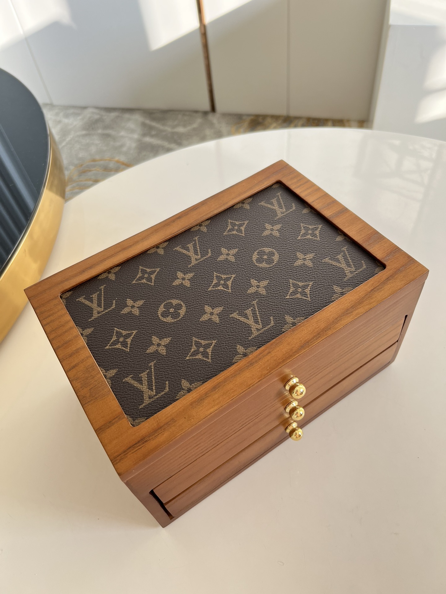 NO:397969,[Exclusive real shot multi-function three-layer storage box] Solid wood multi-function watch box Customized version Exquisite craftsmanship Warm reminder This model does not match packaging No quality issues No return and exchange Reward price, LV [original leather], louis vuitton19860909【独家实拍多功能三层收纳盒】实木多功能表盒 定制版版本 工艺精湛 温馨提示 此款不配包装 无质量问题不退换 回馈价,LV【原厂皮】,louis vuitton,Bag
