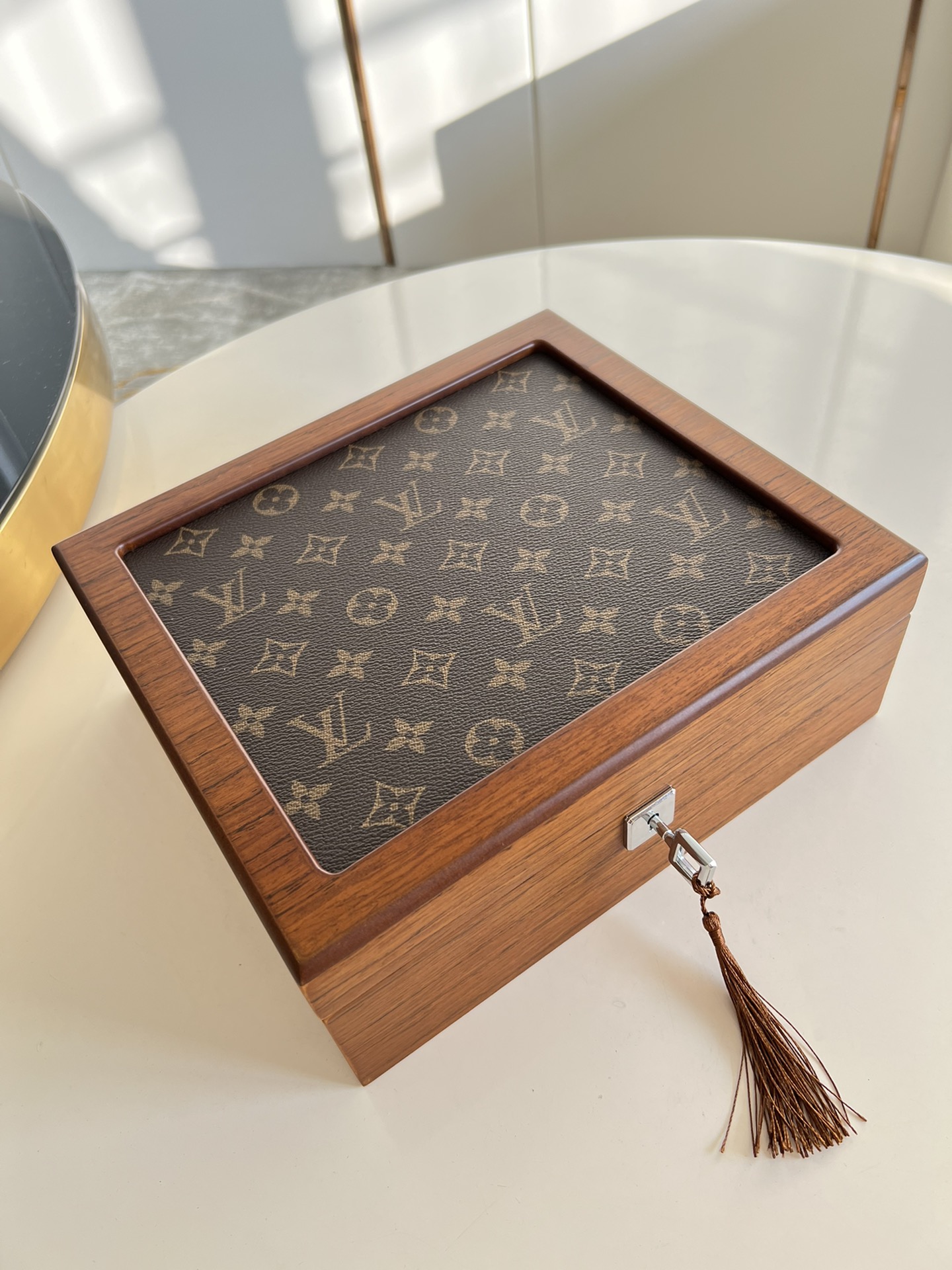 NO:397973,[Exclusive real shot multi-function 8-grid storage box] Solid wood multi-function watch box Customized version Exquisite craftsmanship Warm reminder This model does not match packaging No quality issues No return and exchange Reward price, LV [original leather], louis vuitton19860909【独家实拍多功能8格收纳盒】实木多功能表盒 定制版版本 工艺精湛 温馨提示 此款不配包装 无质量问题不退换 回馈价,LV【原厂皮】,louis vuitton,Bag