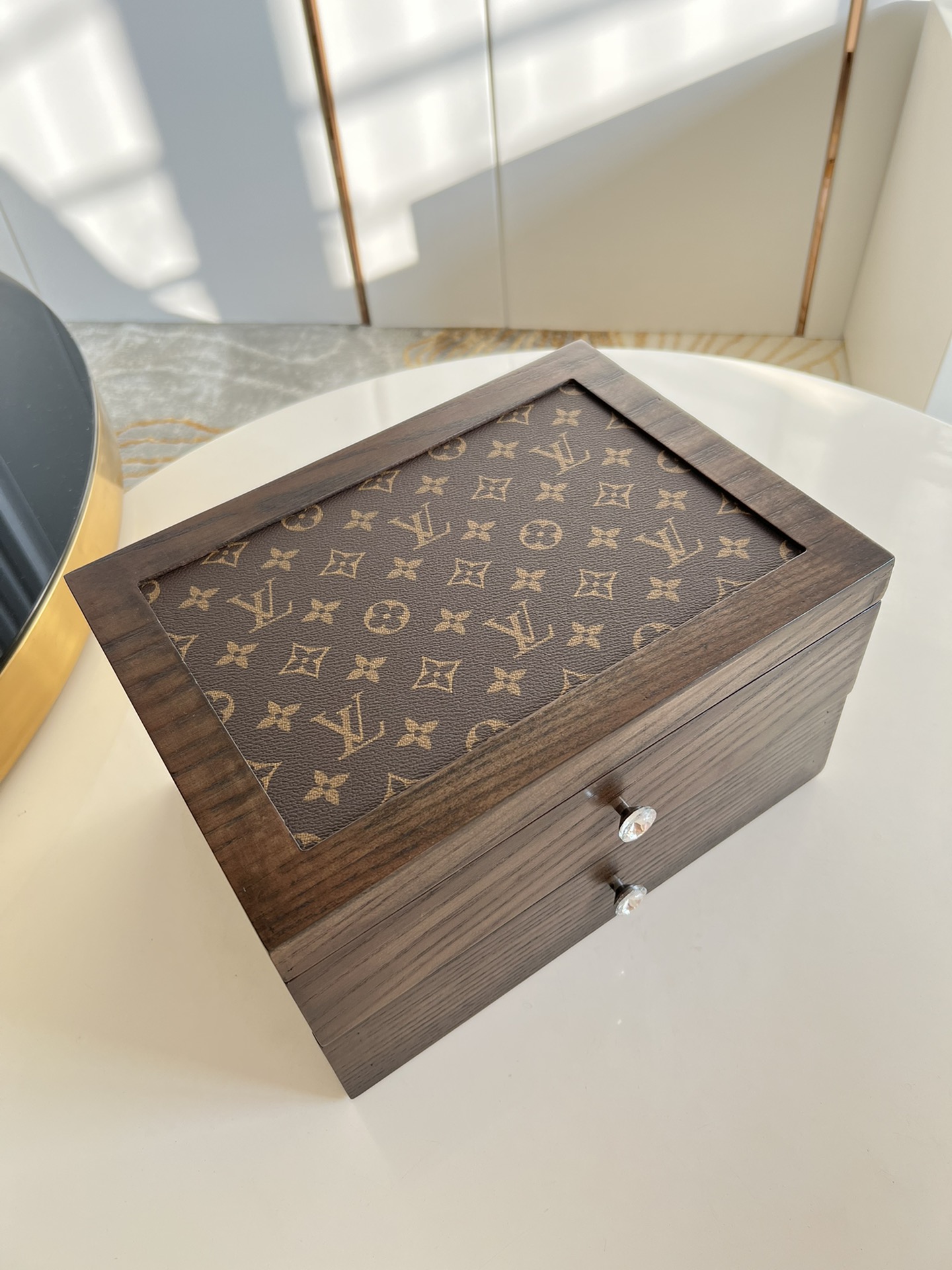 NO:397975,[Exclusive real shot multi-functional two-layer diamond storage box] Solid wood multi-functional watch box Customized version Exquisite craftsmanship Warm reminder This model does not match packaging No quality issues No return and exchange Reward price, LV [original leather], louis vuitton19860909【独家实拍多功能二层钻石收纳盒】实木多功能表盒 定制版版本 工艺精湛 温馨提示 此款不配包装 无质量问题不退换 回馈价,LV【原厂皮】,louis vuitton,Bag