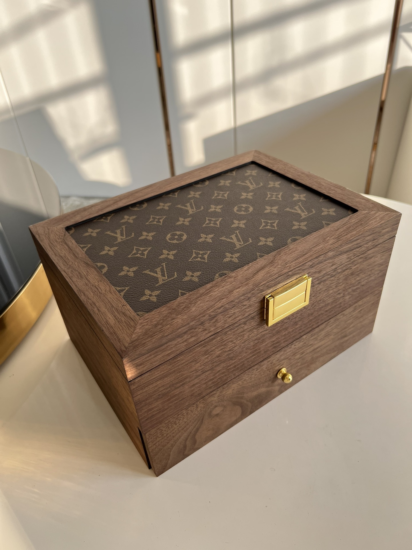 NO:397977,[Exclusive real shot multi-function 20-grid storage box] Solid wood multi-function watch box Customized version Exquisite craftsmanship Warm reminder This model does not match packaging No quality issues No return and exchange Reward price, LV [original leather], louis vuitton19860909【独家实拍多功能20格收纳盒】实木多功能表盒 定制版版本 工艺精湛 温馨提示 此款不配包装 无质量问题不退换 回馈价,LV【原厂皮】,louis vuitton,Bag