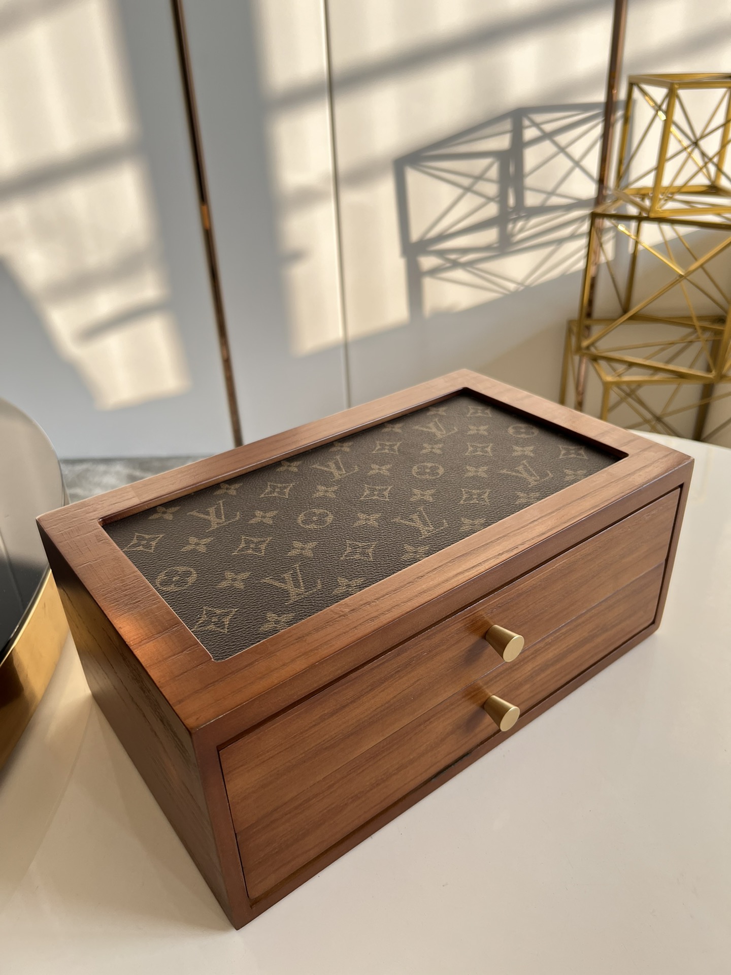 NO:397981,[Exclusive real shot multi-functional second-layer jewelry storage box] Solid wood multi-functional watch box Customized version Exquisite craftsmanship Warm reminder This model does not match packaging No quality issues No return and exchange Reward price, LV [original leather], louis vuitton19860909【独家实拍多功能二层饰品收纳盒】实木多功能表盒 定制版版本 工艺精湛 温馨提示 此款不配包装 无质量问题不退换 回馈价,LV【原厂皮】,louis vuitton,Bag