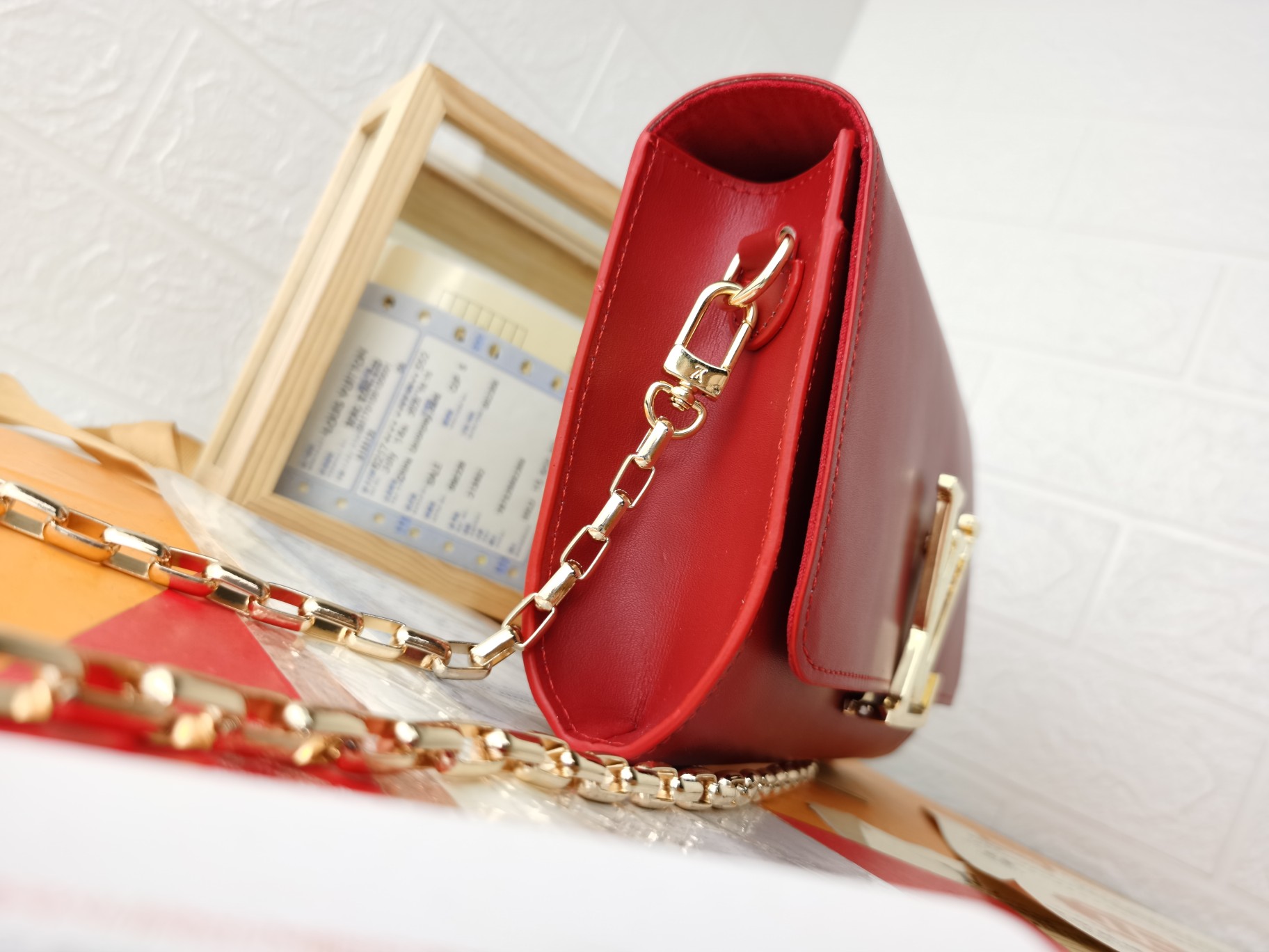 高級感あふれるシンプルデザインの小手袋