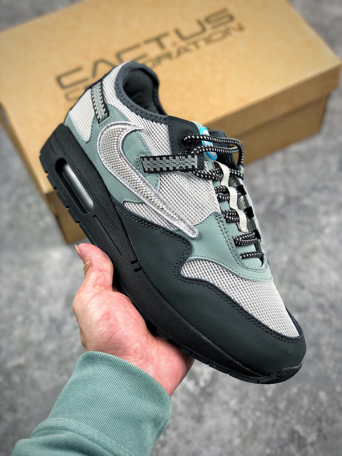 本地自取 终端放店
Travis Scott x Nike Air Max 1 低帮复古百搭休闲运动慢跑鞋
货号：DO9392-001
尺码：40 40.5 41 42 42.5 43 44 44.5 45 46