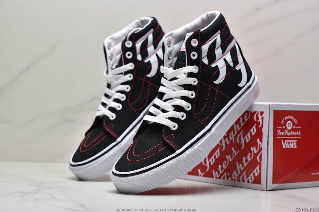 150 万斯范斯VANS Sk8-Hi SIim 经典中帮运动板鞋