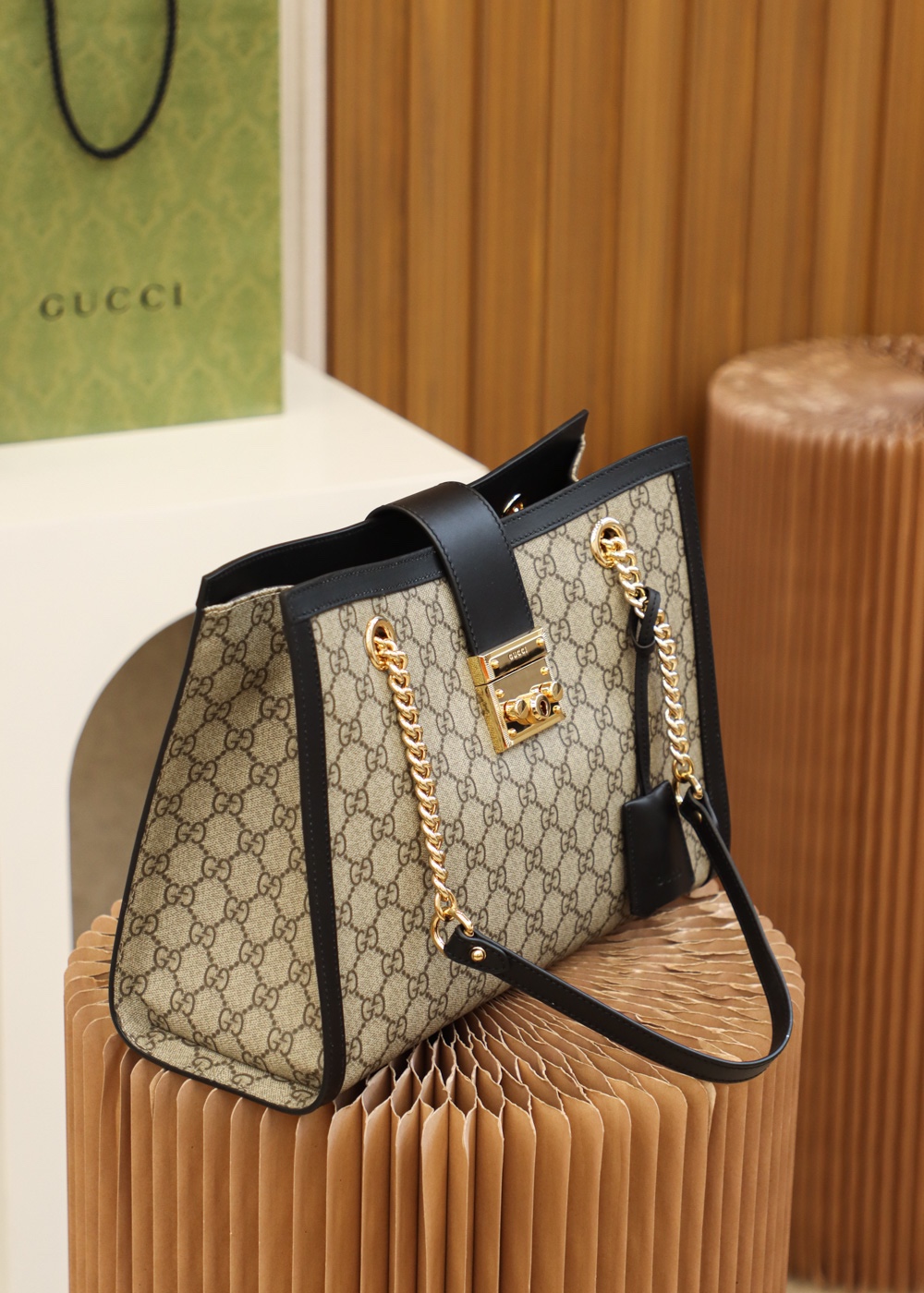 GUCCI 𝐏𝐚𝐝𝐥𝐨𝐜𝐤系列中号肩背包 479197黑色