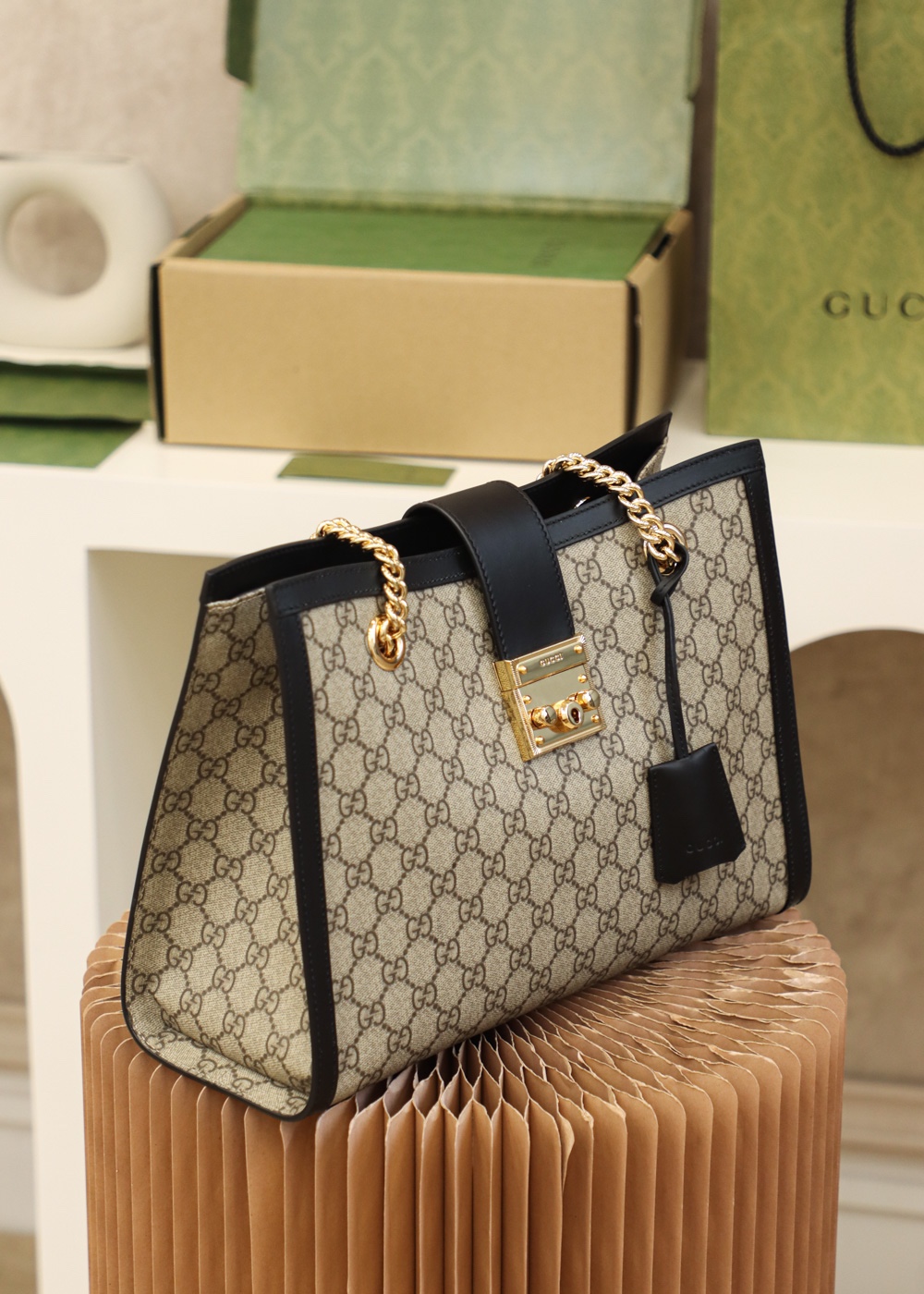 GUCCI 𝐏𝐚𝐝𝐥𝐨𝐜𝐤系列中号肩背包 479197黑色