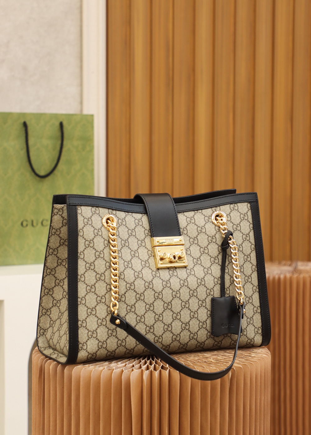 GUCCI 𝐏𝐚𝐝𝐥𝐨𝐜𝐤系列中号肩背包 479197黑色