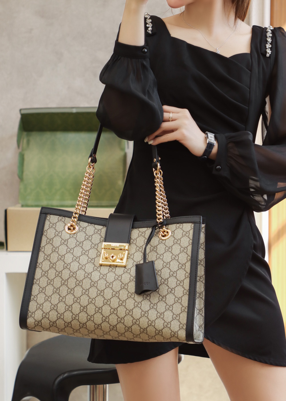 GUCCI 𝐏𝐚𝐝𝐥𝐨𝐜𝐤系列中号肩背包 479197黑色