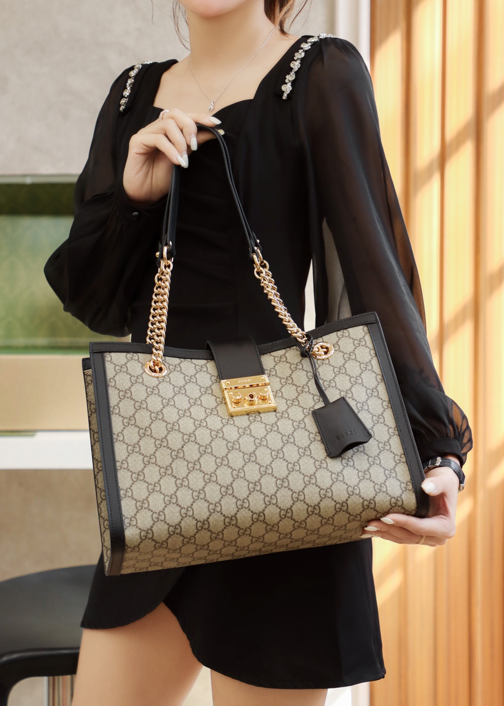 GUCCI 𝐏𝐚𝐝𝐥𝐨𝐜𝐤系列中号肩背包 479197黑色