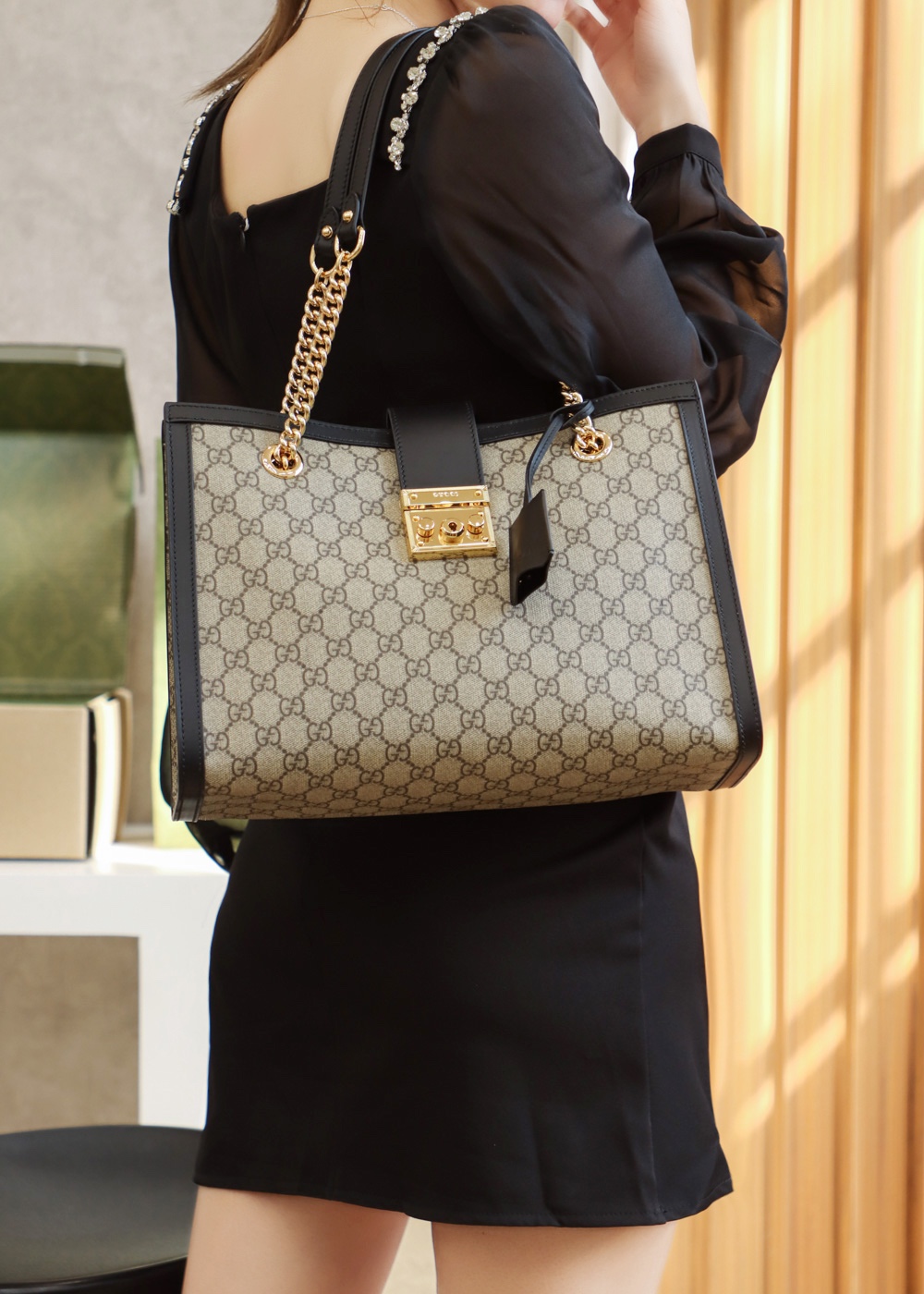 GUCCI 𝐏𝐚𝐝𝐥𝐨𝐜𝐤系列中号肩背包 479197黑色