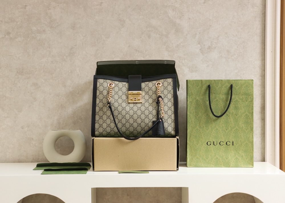 GUCCI 𝐏𝐚𝐝𝐥𝐨𝐜𝐤系列中号肩背包 479197黑色