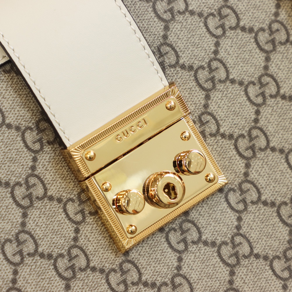 GUCCI 𝐏𝐚𝐝𝐥𝐨𝐜𝐤系列中号肩背包 479197白色