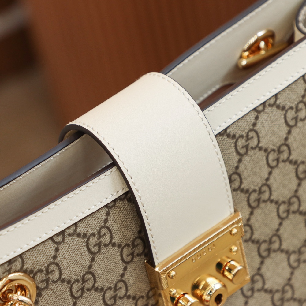 GUCCI 𝐏𝐚𝐝𝐥𝐨𝐜𝐤系列中号肩背包 479197白色
